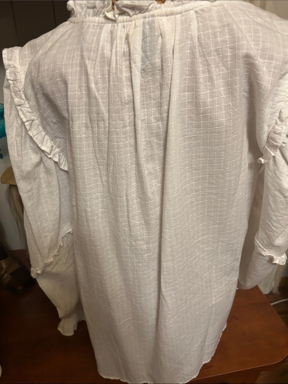 Universal Thread White Textured Top with Ruffle Trim - Picture 7 of 7